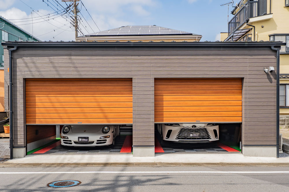 ガレージに駐車したPorsche_911Carrera Cabriolet&LEXUS_RX