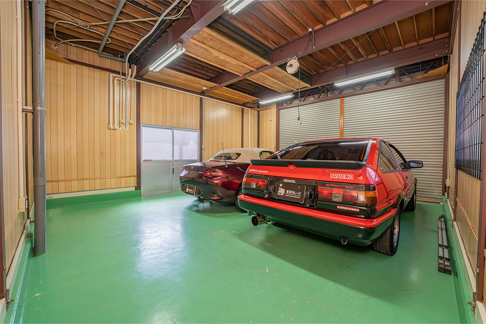ガレージ内観