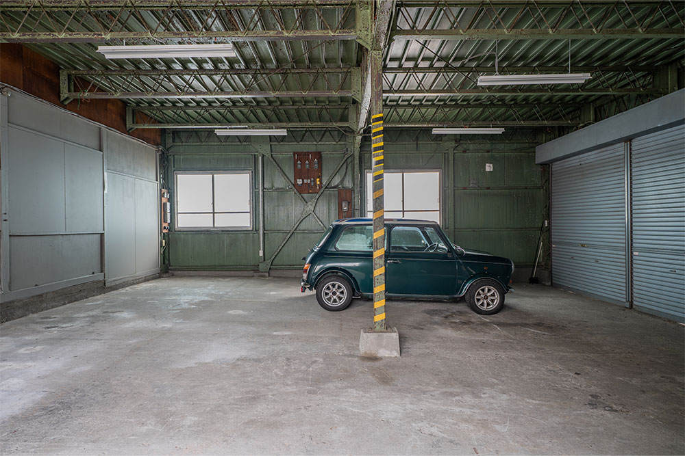 ガレージ内観