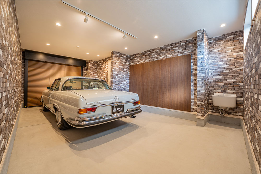 ガレージに駐車した280SE 3.5Coupe