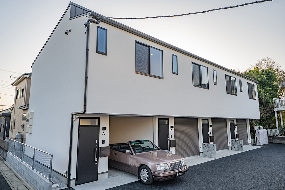 駅徒歩3分、県道74号/114号へも出やすい立地