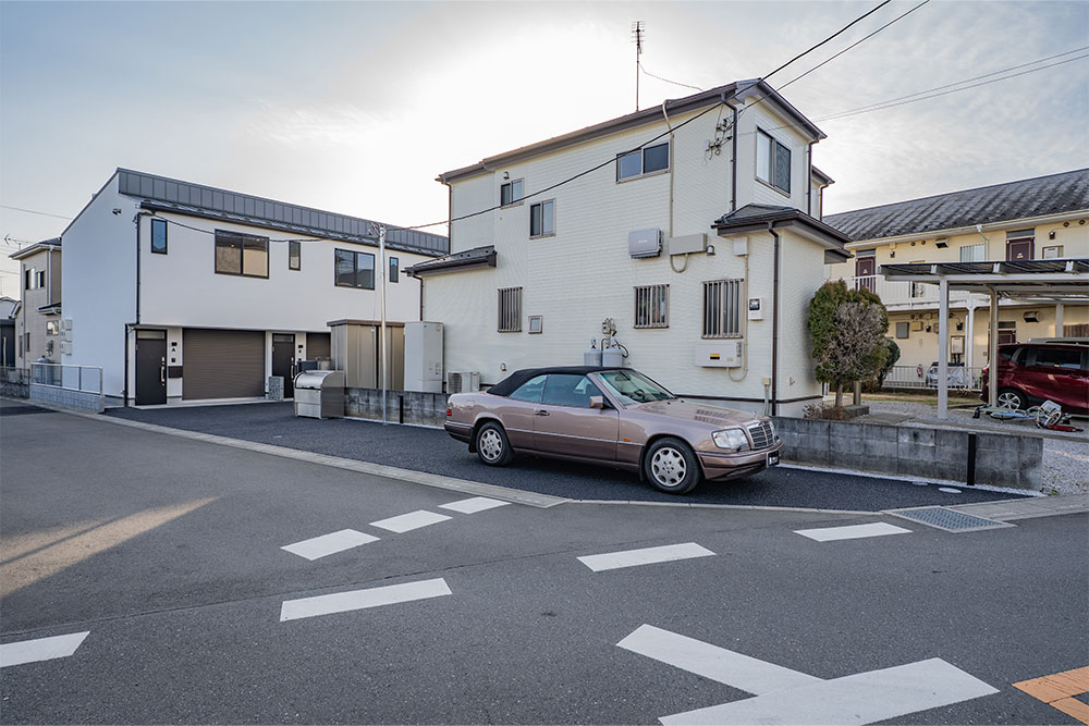 敷地内月極駐車場