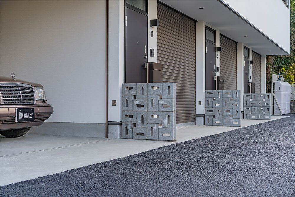 ガレージ前スペース