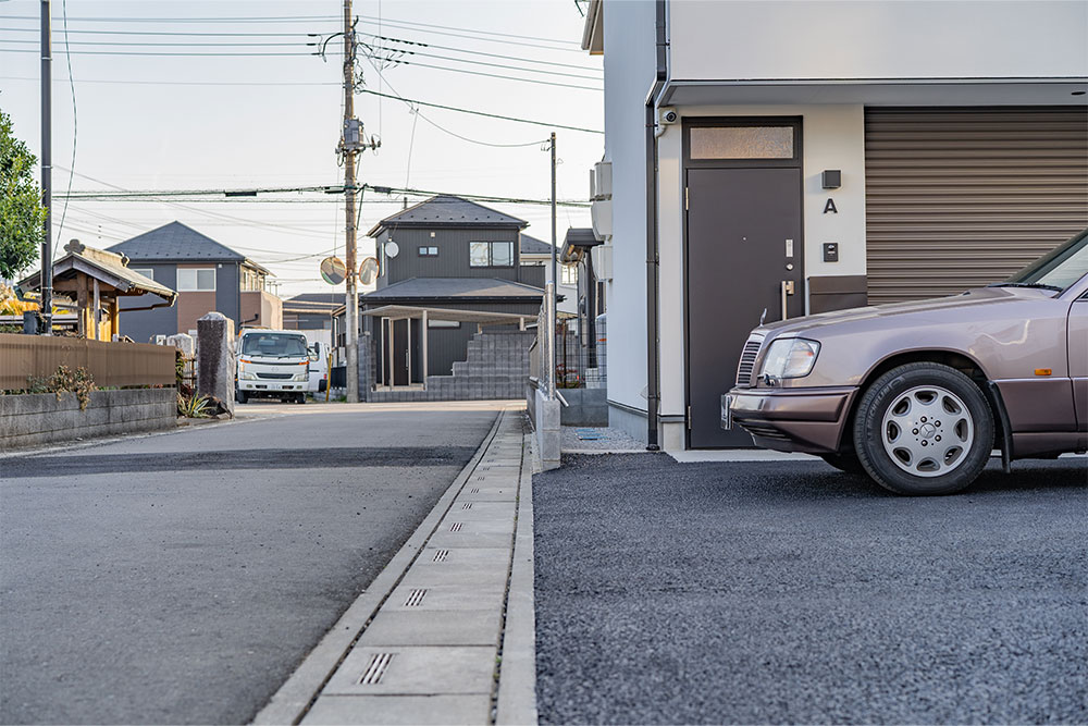 敷地入口の様子