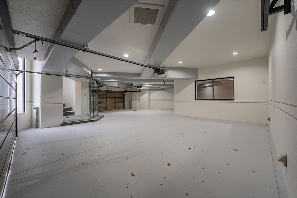 ガレージ内観