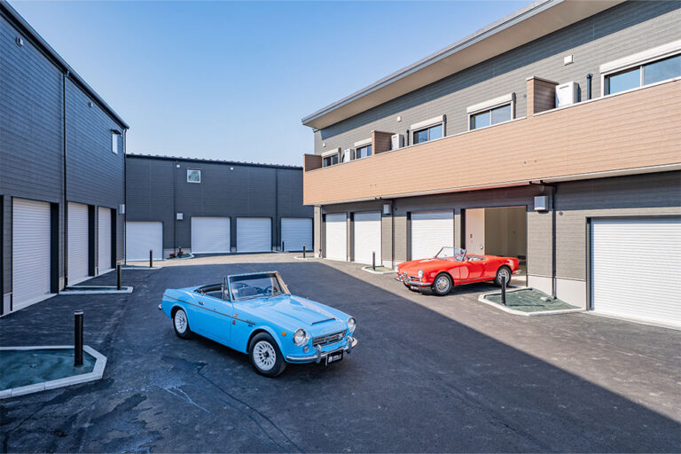 都筑IC至近、ツインシャッター仕様の並列2台ガレージ｜横浜市都筑区