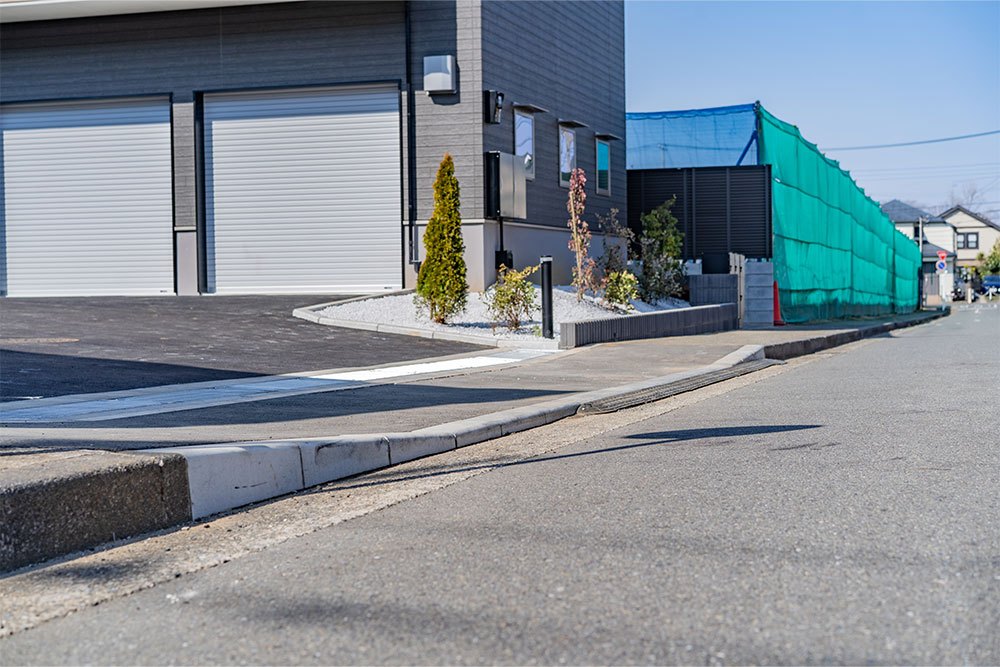 北側入口の切り下げ