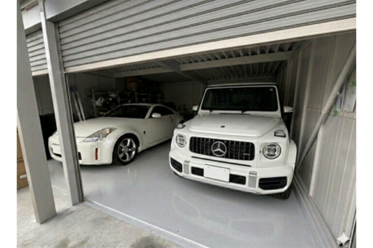＜開口幅約2.7m×2・奥行約6.2m＞入間市の貸しガレージ
