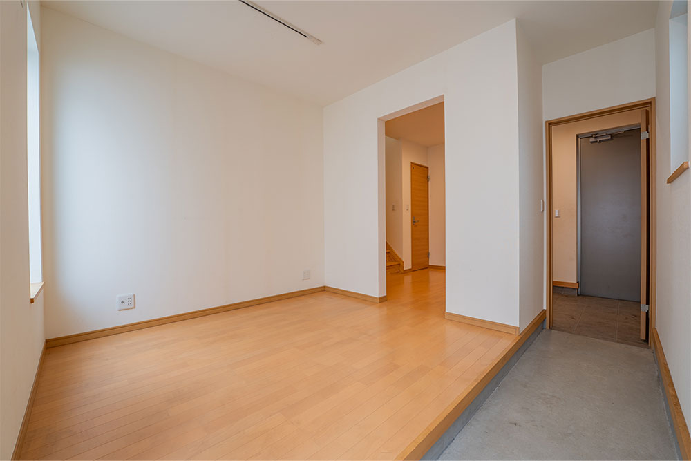 靴のままアクセスできる1F納戸