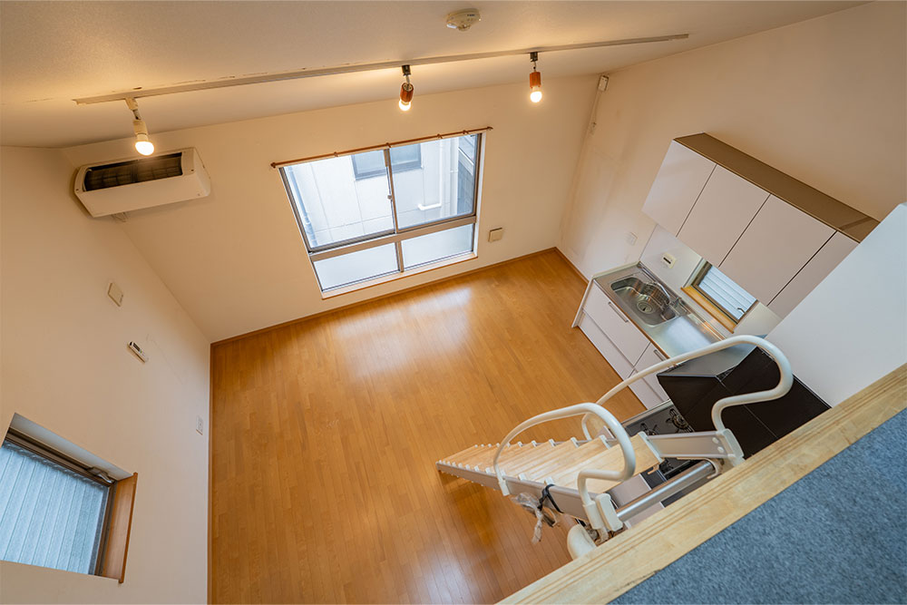 ロフトから見た居室