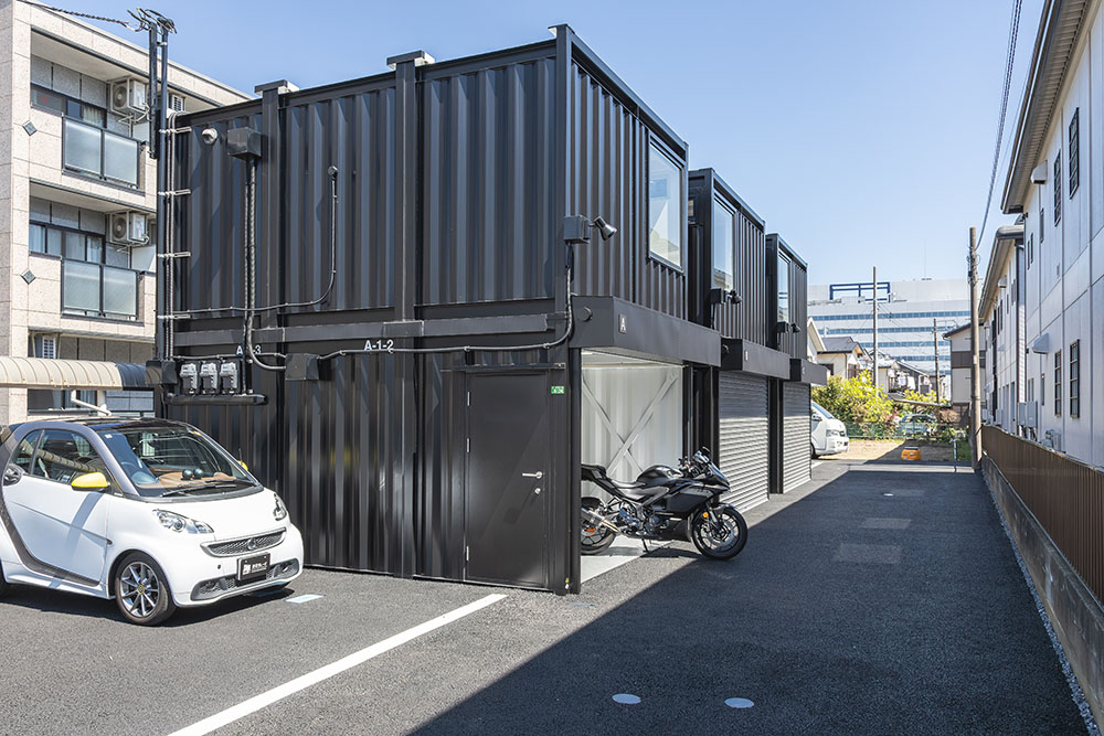 「1Fガレージ+2F事務所 」の3戸構成