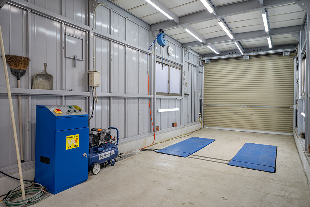 作業の幅が広がるパンタ式カーリフト（要動力契約）