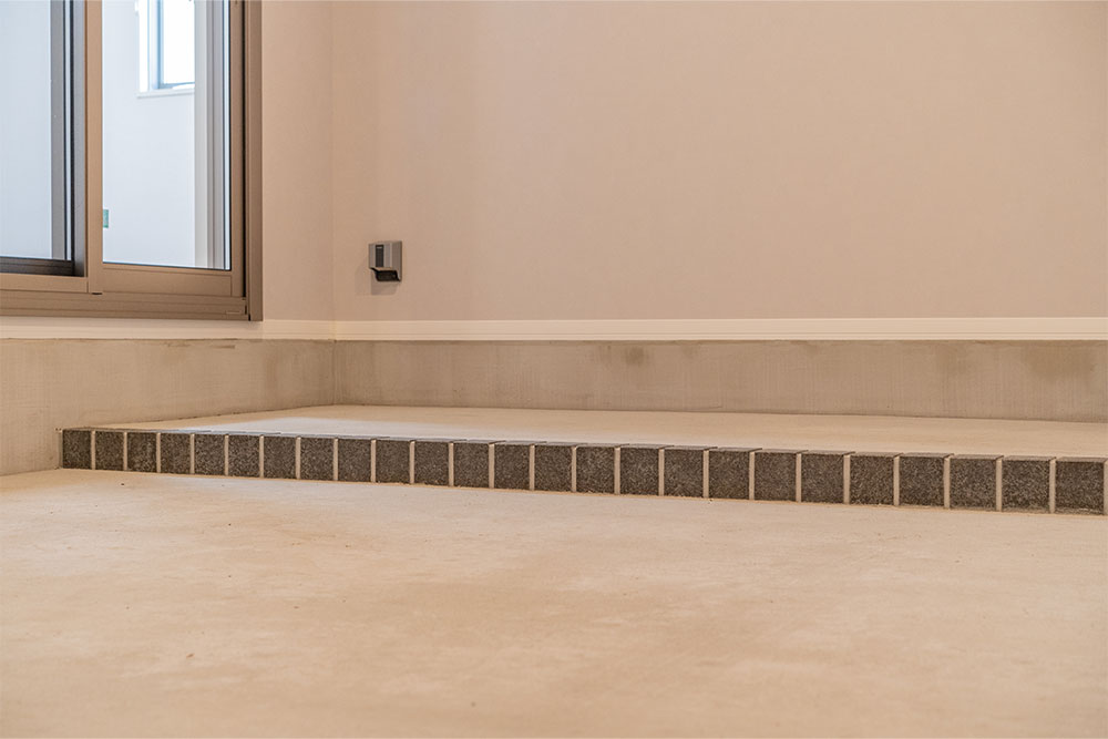 ガレージ後方の小上がり