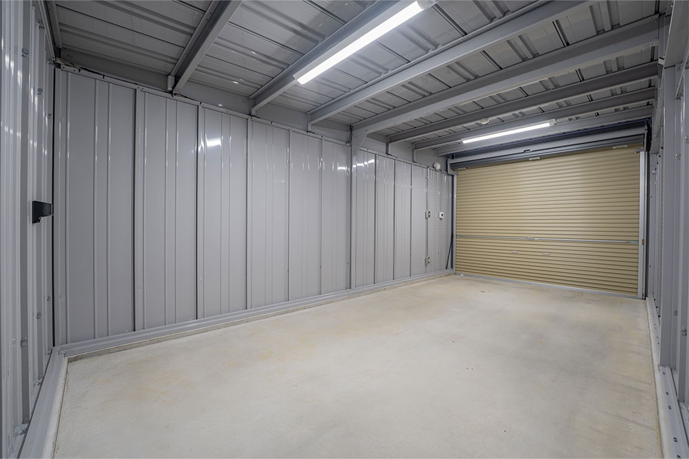 Cタイプのガレージ内観