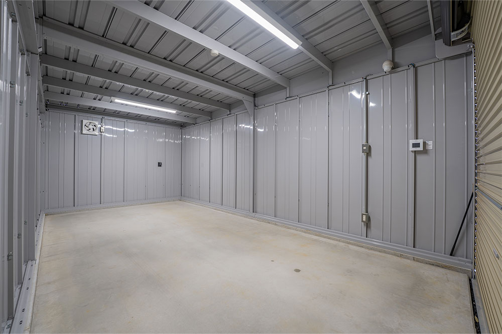 Cタイプのガレージ内観