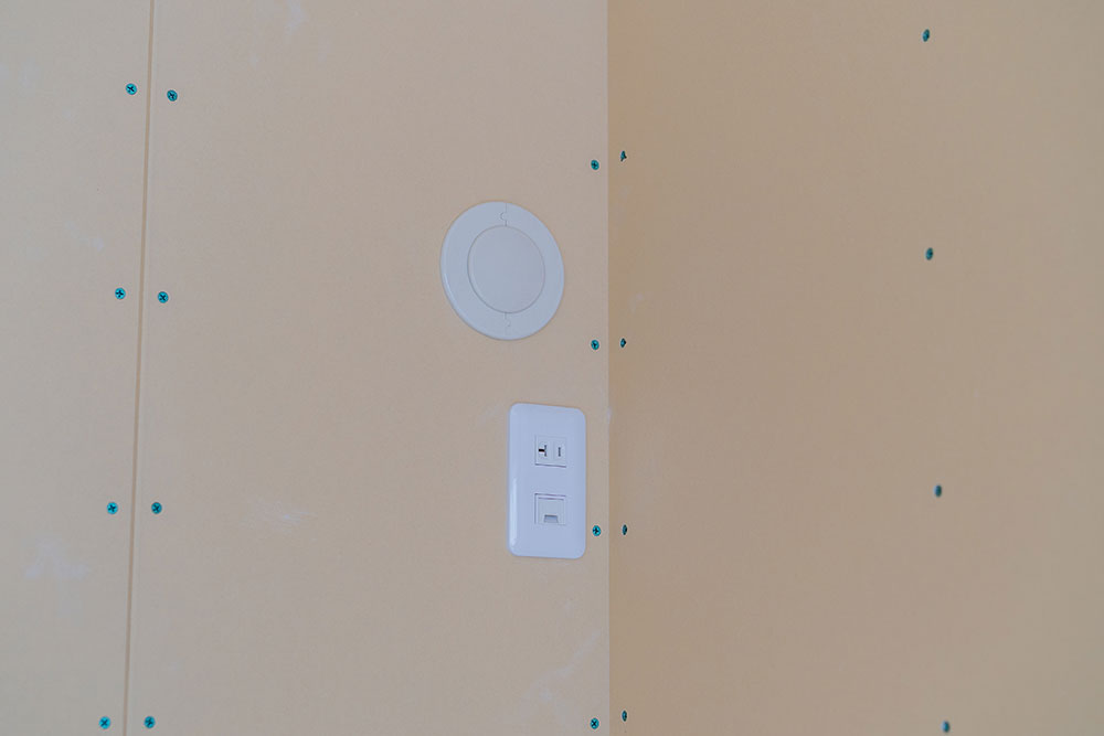 エアコン設置用100V電源と配管穴