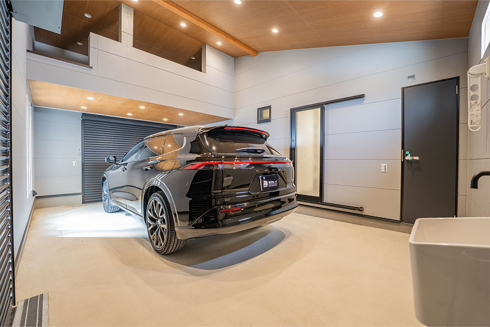 ガレージは奥行7.00m、ロフトを備える