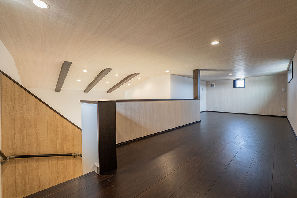 固定階段式のロフト（8.3帖）