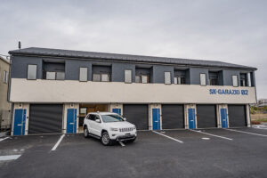 単身カーライフを謳歌する、ミニマルな1R+ガレージ｜小林駅 徒歩8分