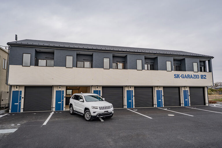 単身カーライフを謳歌する、ミニマルな1R+ガレージ｜小林駅 徒歩8分