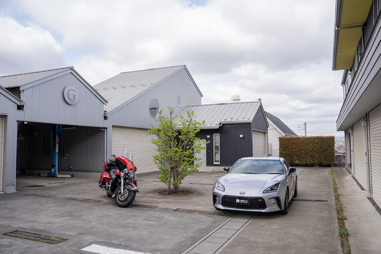 リフト付き共用ピット完備、中庭を囲む12戸構成｜入間市駅 歩12分