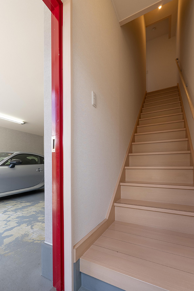 居室へと繋がる階段