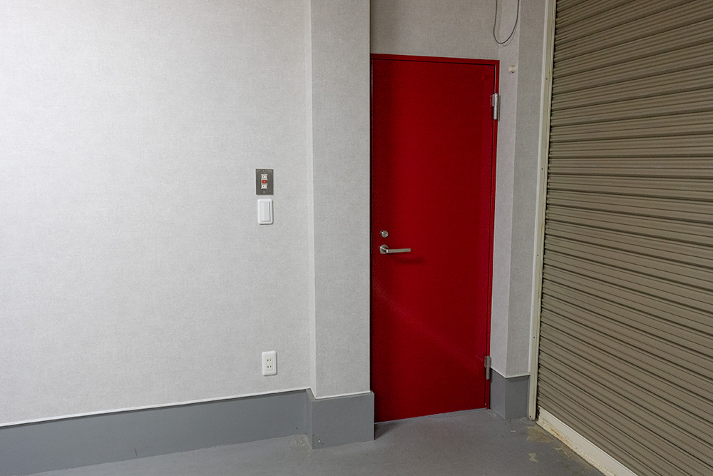 居室へ繋がる扉