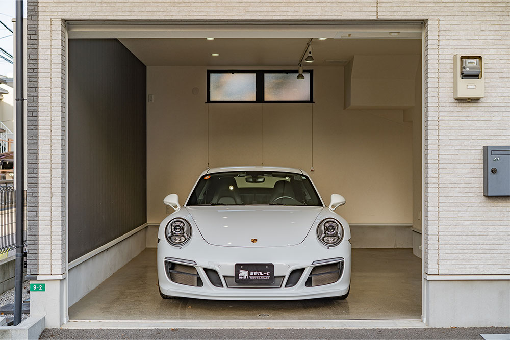 ガレージに駐車したPorsche_911CarreraS