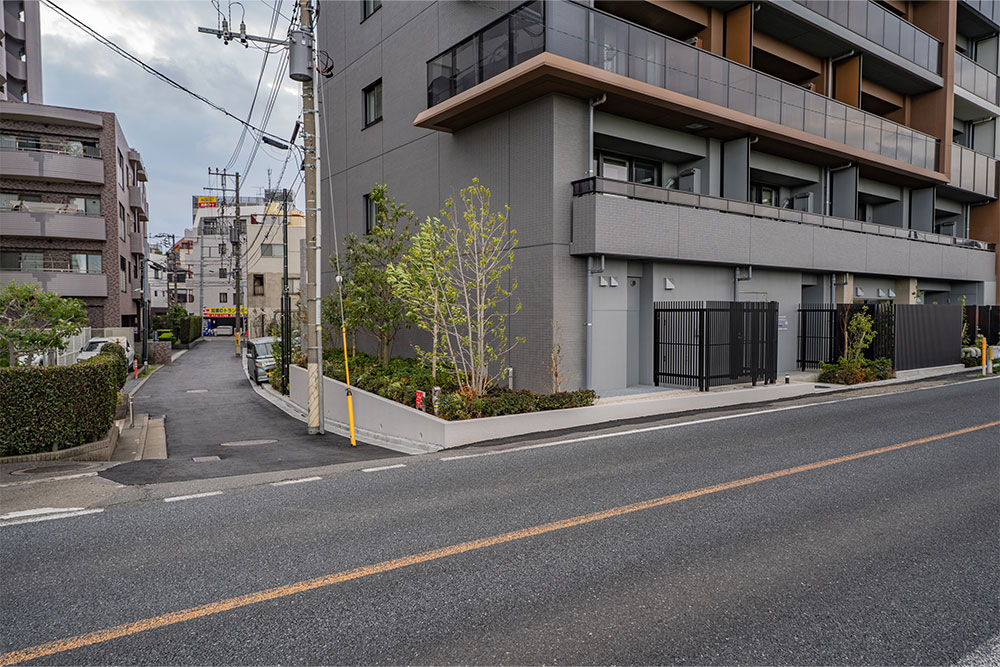 多摩沿線道路から前面道路への進入部