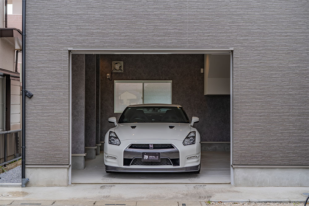 開口幅2.77m（隣地境界と開口端の間で2.47m）