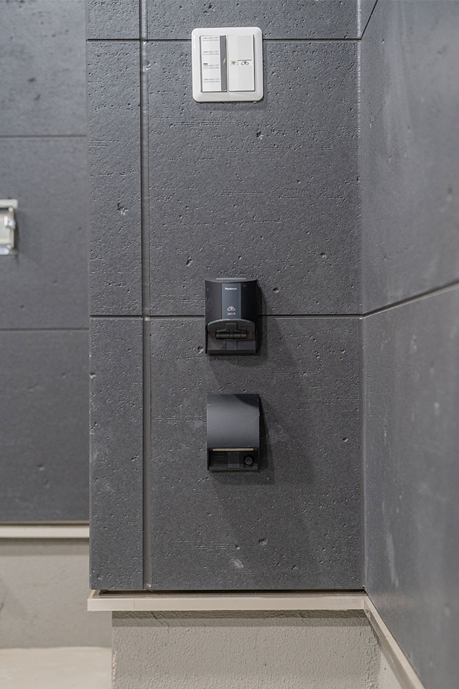 EV充電用200V電源と100Vコンセント