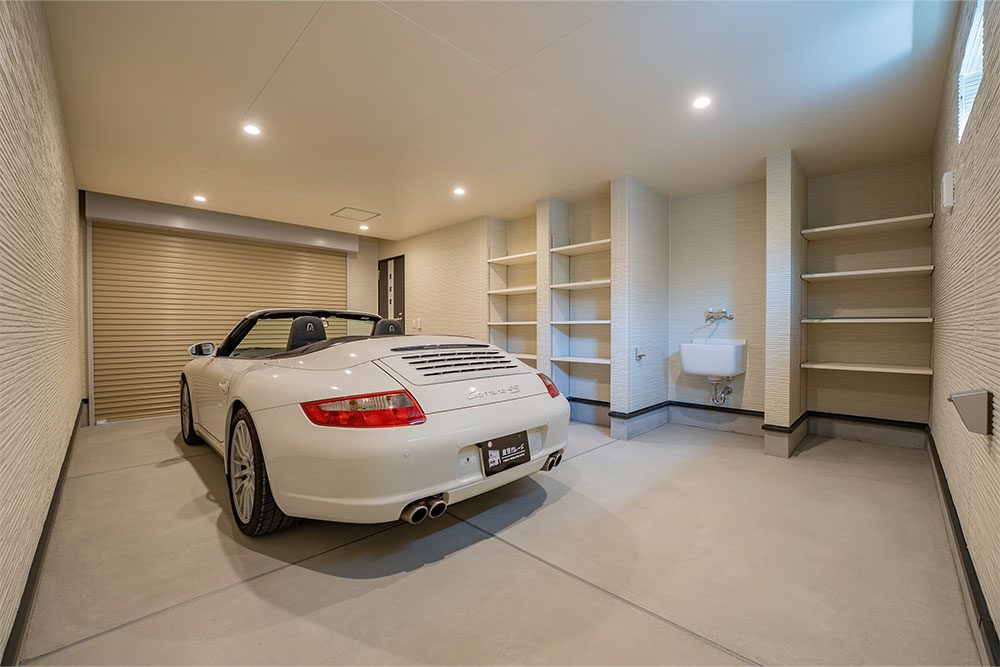 ガレージに駐車した911 Carrera Cabriolet