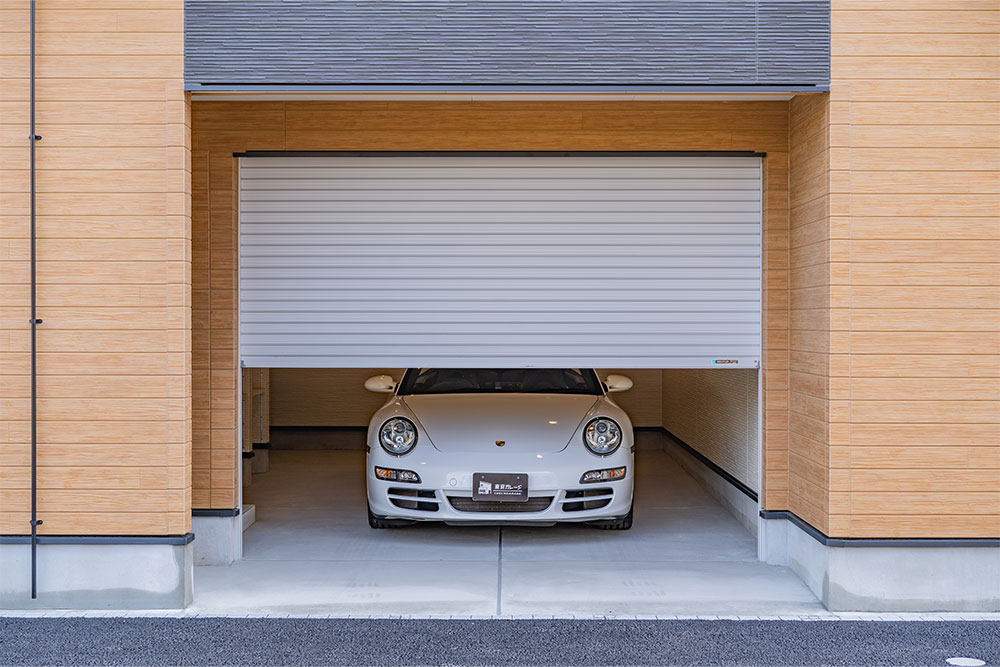 ガレージに駐車した911 Carrera Cabriolet