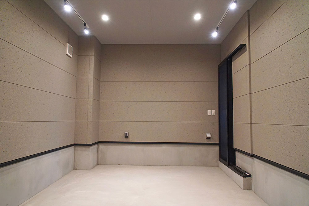 A区画のガレージ内観