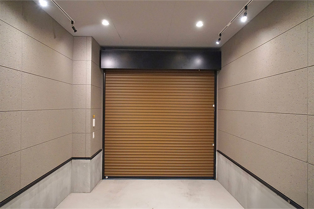 B区画のガレージ内観