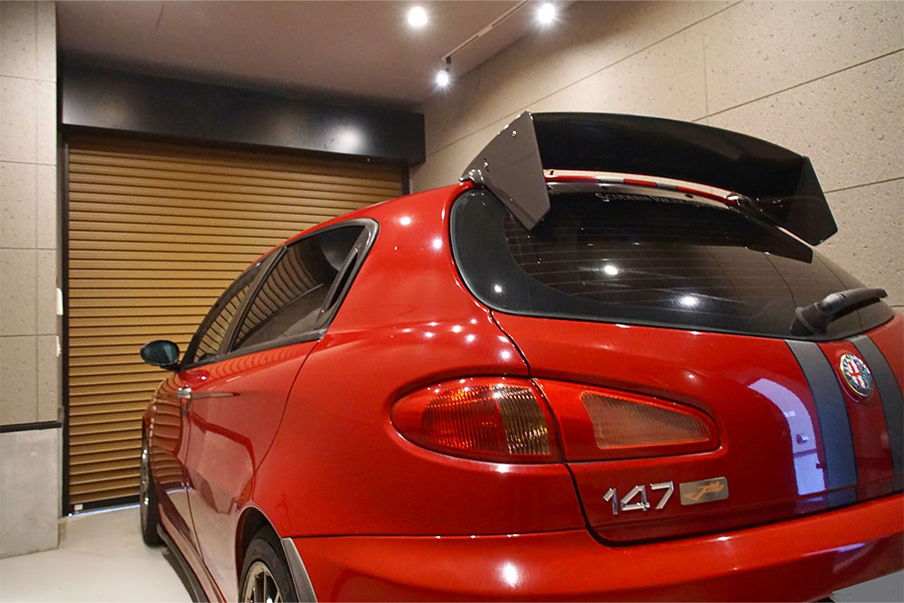 B区画に駐車したアルファロメオ147