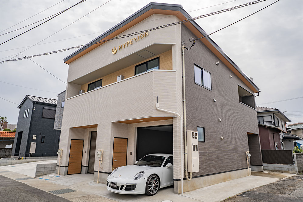 神奈川県小田原市寿町3丁目の賃貸ガレージハウス「HYPERION寿町」とPorsche_911CarreraS