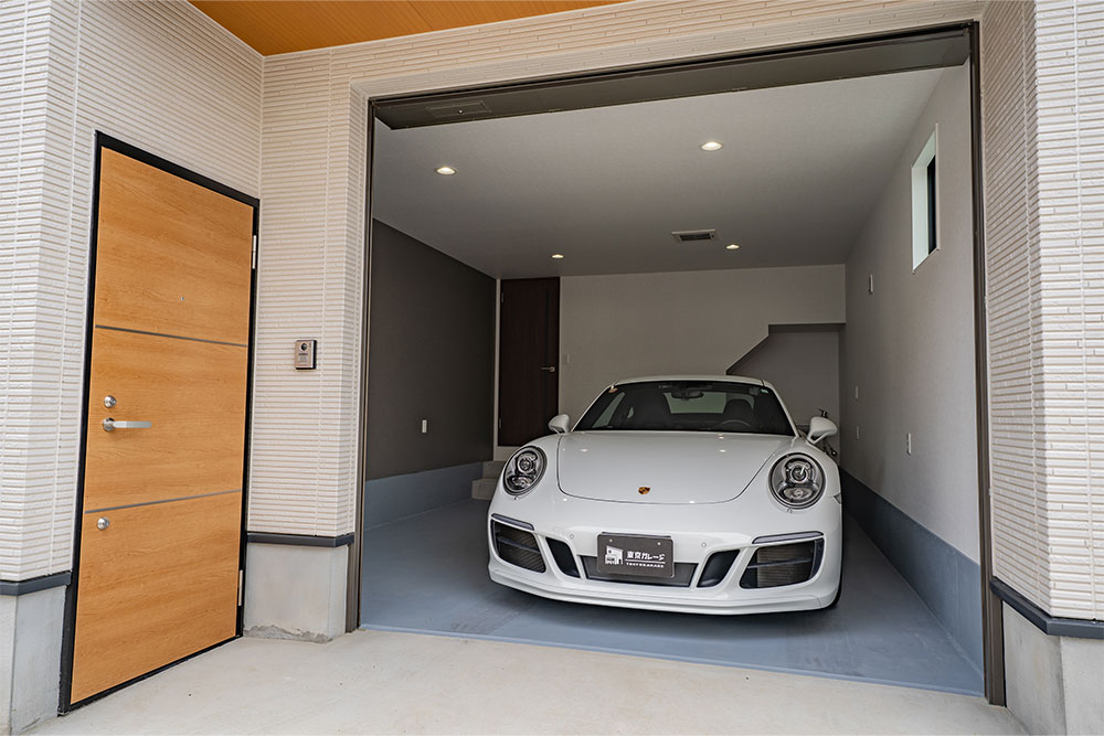 ガレージに駐車したPorsche_911CarreraS