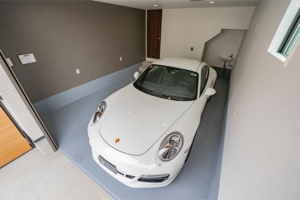 ガレージに駐車したPorsche_911CarreraS