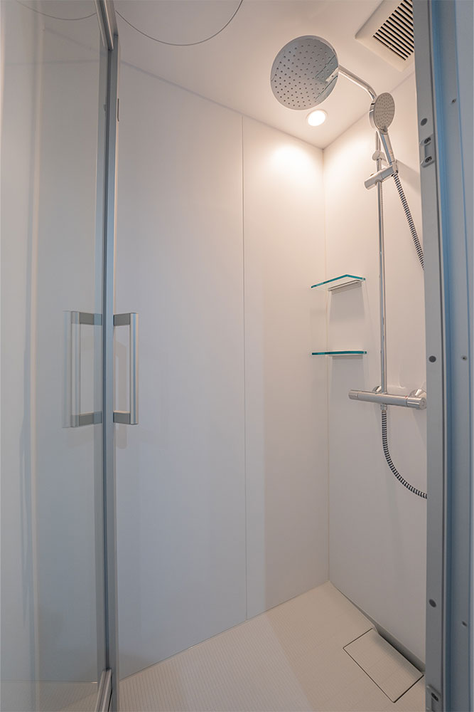 シャワールーム