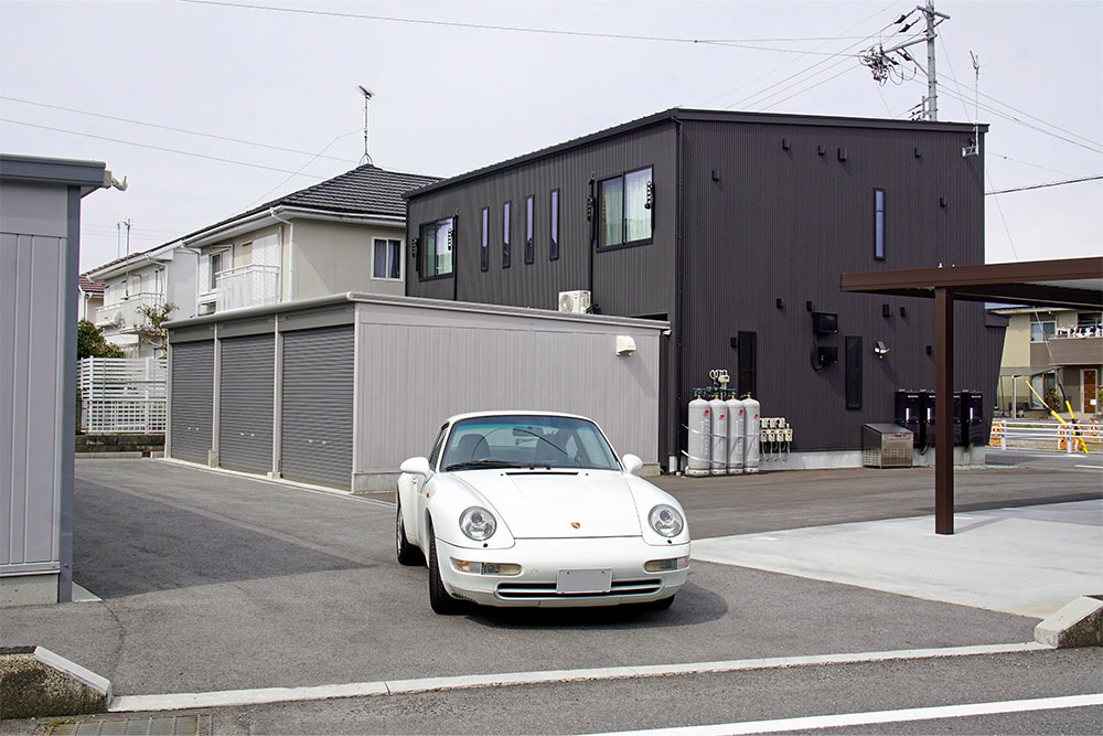 敷地出入口の様子