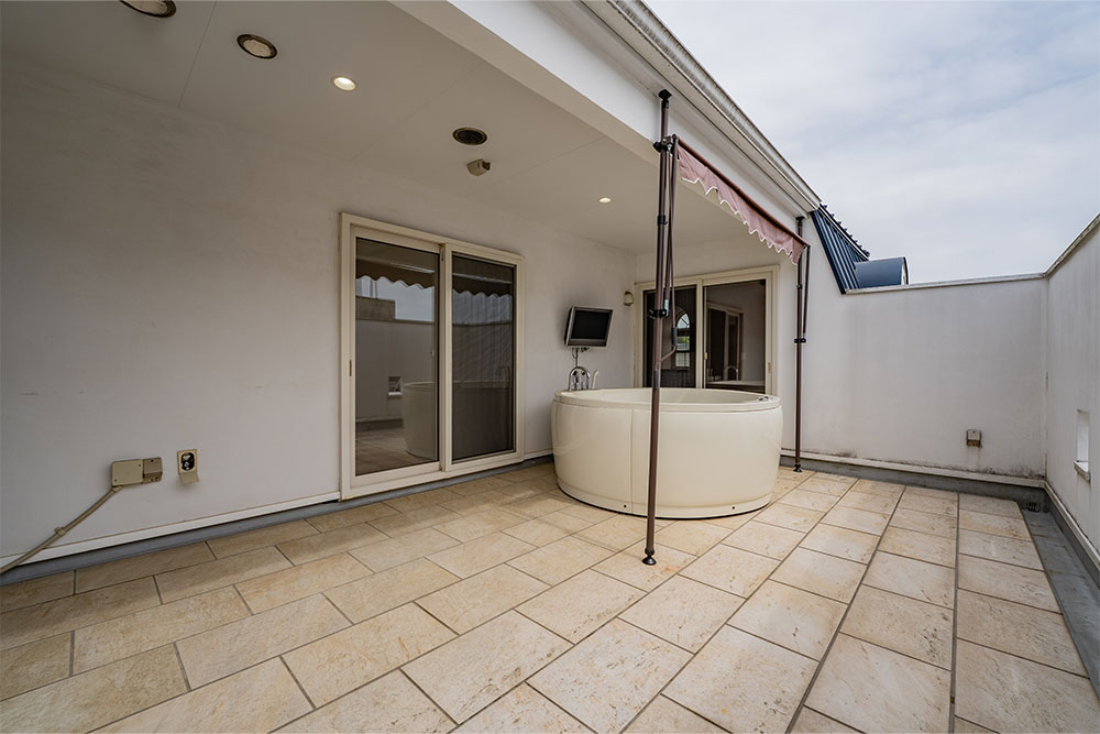 ジャグジー付きバルコニー