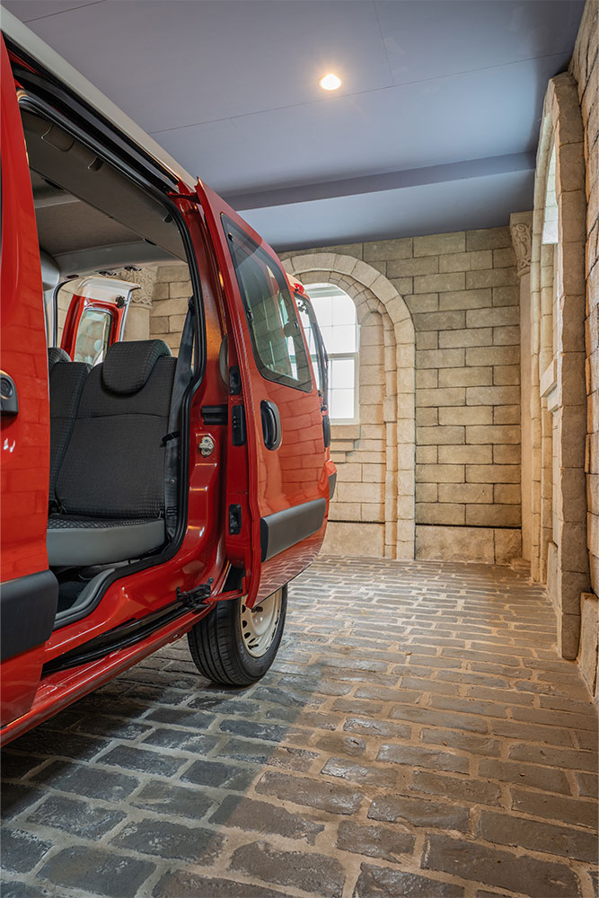 スライドドアを開けたルノー_カングー