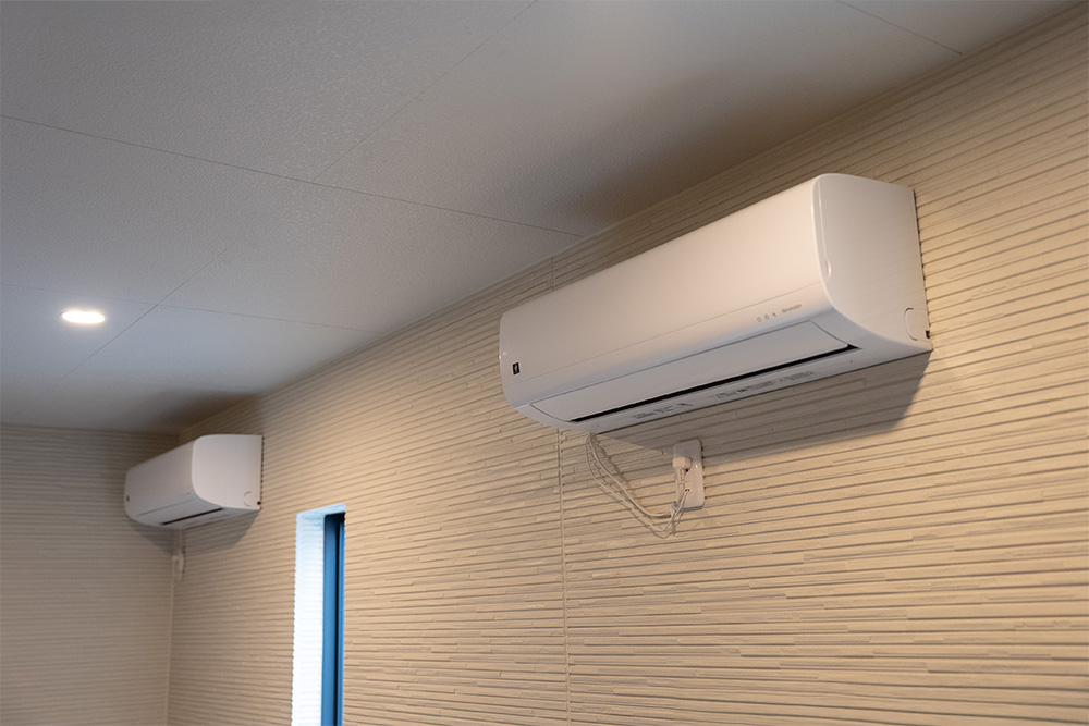 2台体制のガレージ内エアコン