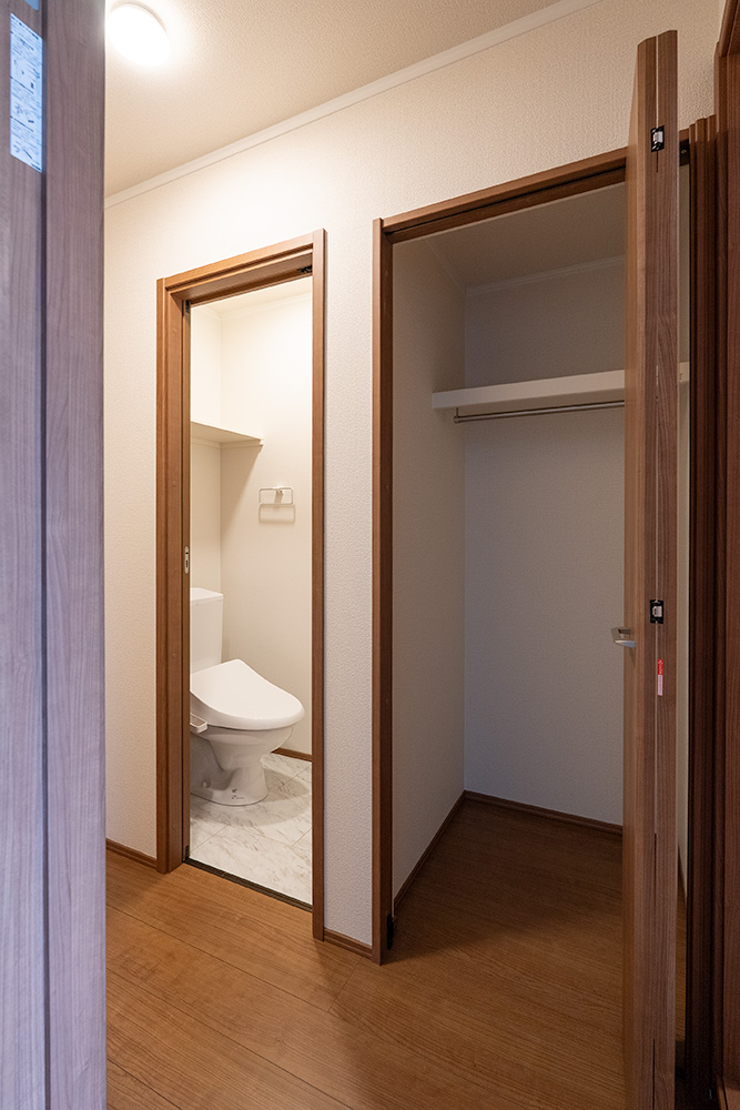 トイレとクローゼット