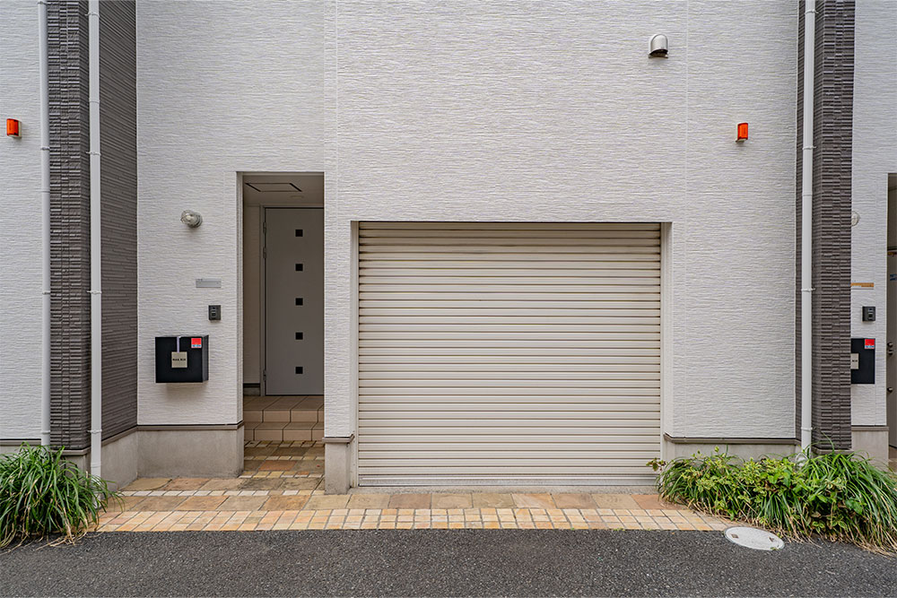 シャッター開口幅は2.43m