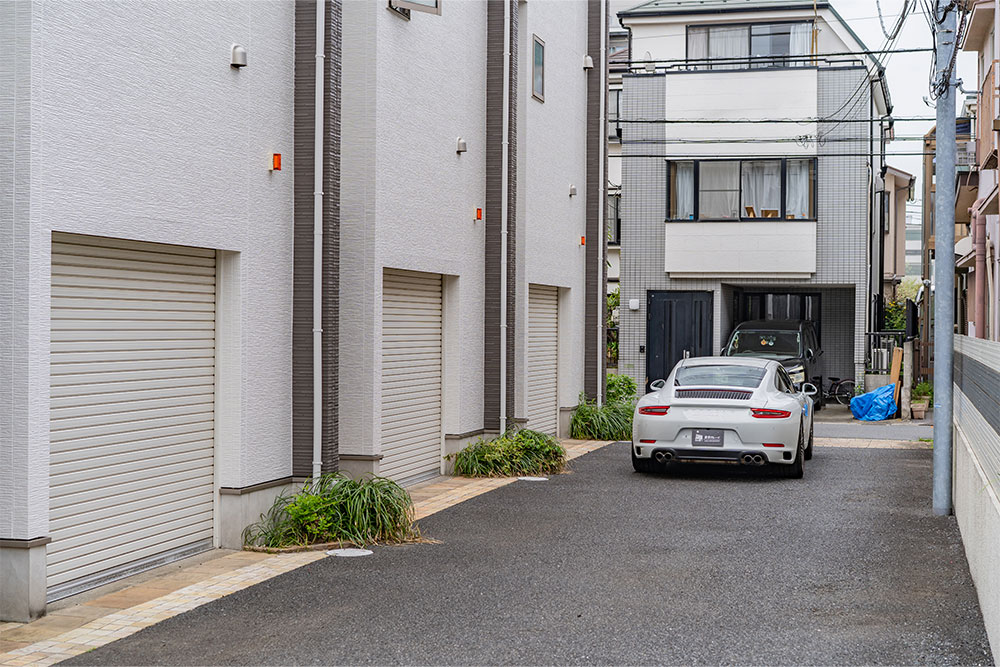 車路幅はシャッター前で5.15m