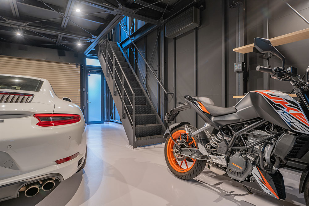 1号室のガレージ内観