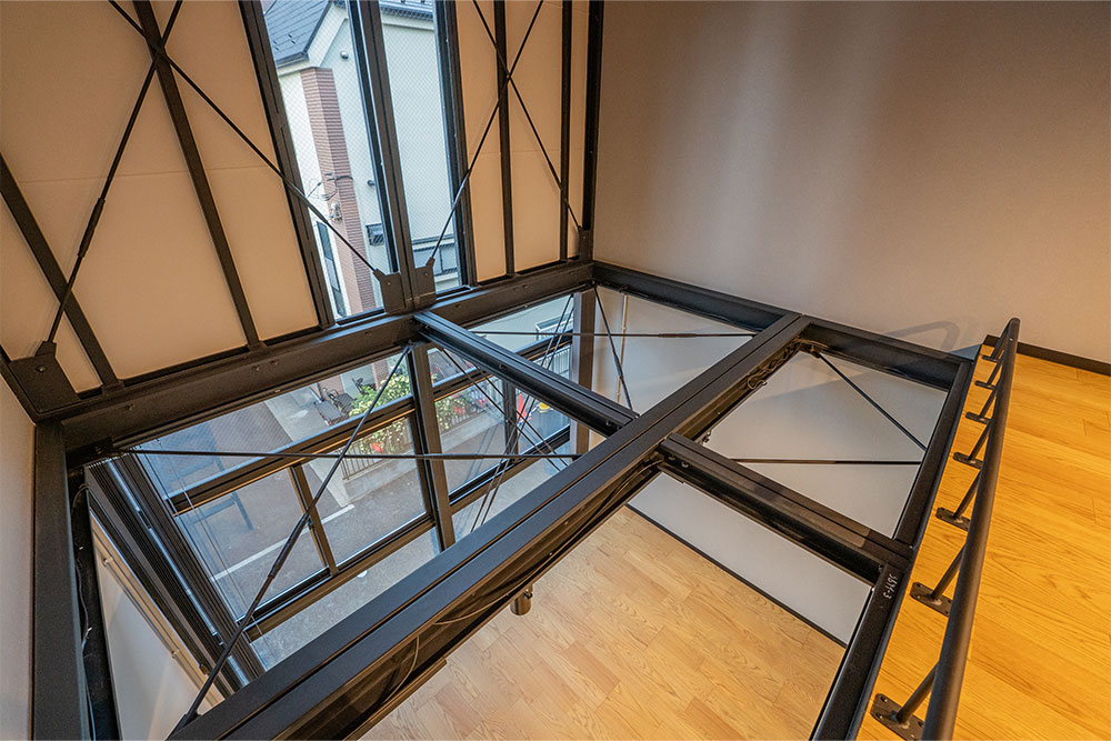 ロフトから見た居室