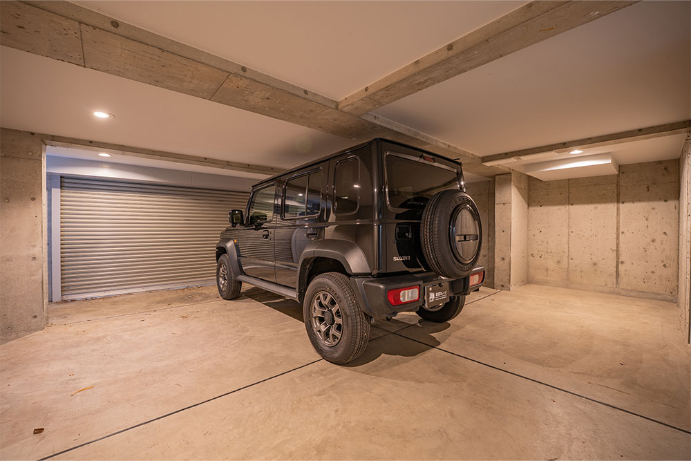 Lセグメント×2台も収まるガレージ